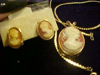 Cameo Vintage Necklace Earring Set Jewelry Set Celluloid Oval Gold T Metal Clip