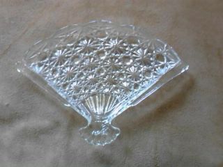Avon Vintage Glass Fan Dish Plate W/daisy Button Design
