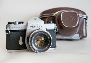 Vintage Pentax Honeywell Spotmatic Camera With Auto - Takumar 1 2:2 55mm Lens