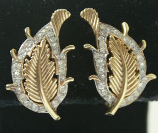 Vintage CROWN TRIFARI Signed Clear Rhinestone Gold Tone Leaf Earrings Clip - on 5