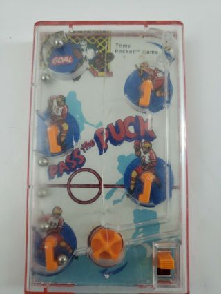Vintage Tomy 1978 Pocket Pass The Puck Game