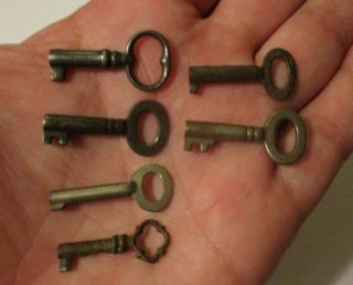 6 Antique Small Hollow Barrel Skeleton Keys For Vintage Jewelry Boxes Etc