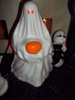 Vtg 70s Style Ceramic Halloween Ghost Light Holding Old Pumpkin Jack - O - Lantern