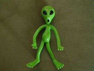 Rare vintage bendable green alien figure 2
