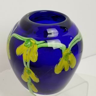 Vase Cobalt Blue Hand - Blown Art Glass Yellow,  White,  Green Flowers Vintage