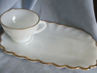 Vtg Mid Century Anchor Hocking Milk Glass 22kt Gold Snack Set 4 Cup 4 Plate 8 Pc