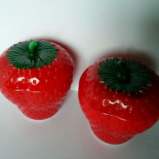(2) Vintage Milk Glass Painted With Lid Strawberries Jam Jars 2