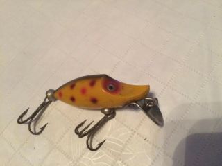 Heddon Tiny River Runt Lure In Strawberry Spot With Gold Eyes - Exc Plus