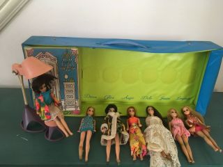 Vintage 1971 Topper Toys Dawn and Her Friends Doll Case 7 Dolls and Cloths 3