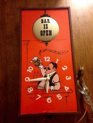 Vintage Spartus Bar Is Open Bartender W Mug Wall Clock Beer Sign Motion Light