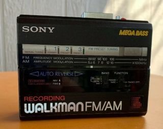 Vintage Sony Walkman Cassette Recorder Am/fm Radio With Mega Bass Model Wm - Af67