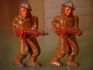 2 Vintage Barclay Manoil Lead Soldiers Trenchcoat With Red Machine Guns 785
