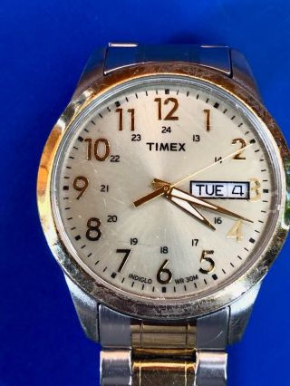Vintage two tone band Timex classic Men ' s? day / date watch - well 3