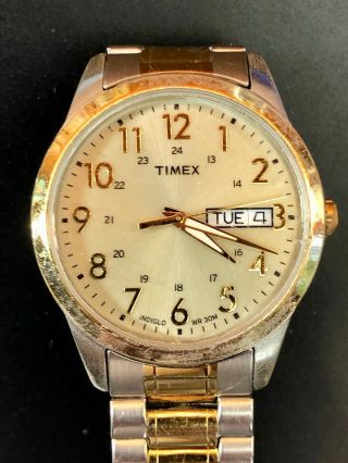 Vintage two tone band Timex classic Men ' s? day / date watch - well 4