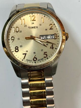 Vintage two tone band Timex classic Men ' s? day / date watch - well 5