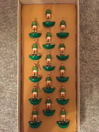 Subbuteo International Rugby Team Ireland R4 00 Scale Players Vintage 3