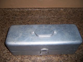 VINTAGE TACKLE BOX,  ROLL - A - TRAY UPPER MIDWEST MFG.  CO. ,  MINNEAPOLIS,  MNN. 3