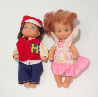 Vintage 1976 Mattel Barbie Baby Kelly & Tommy 4.  5 " Dolls With Clothes Outfits