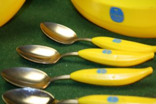 4 vintage Chiquita Banana Split bowls with spoons 2