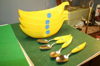 4 vintage Chiquita Banana Split bowls with spoons 7