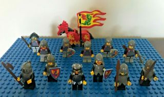 Vintage Lego Castle Dragon Knights Crusaders 12 - Minifigures,  1 - - Horse,  Weapons