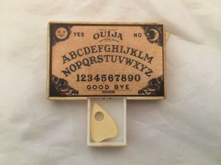 Vintage Ouija Board Keychain.  1998 Hasbro/basic Fun Inc.  Mini Board Game Rare