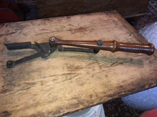 Vintage Remington Clay Bird Target Hand Trap Thrower
