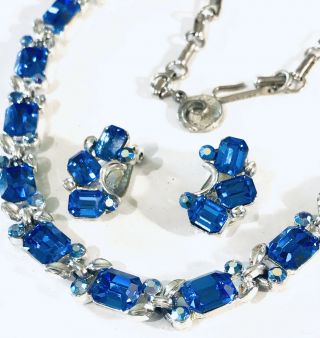 Exquisite Vintage Lisner Sapphire Blue Rhinestone Necklace & Earring Demi Set