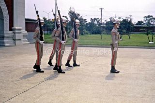 Vintage Slide Sl85 ☆ 1972 Hong Kong Soldiers 983a