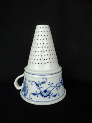 Vintage Meissen Blue Onion Tea Strainer/Funnel 3