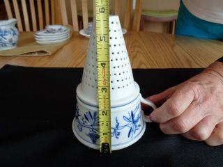 Vintage Meissen Blue Onion Tea Strainer/Funnel 7