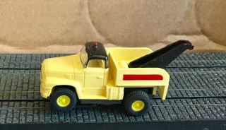 Vintage Aurora Thunderjet Yellow / Red Tow Truck 1364 Ho Slot Car