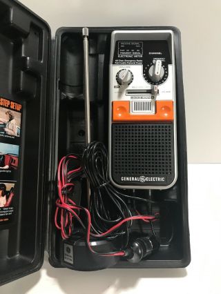 Vintage Help Ge Emergency 3 - 5900 Full Power 40 Channel Cb Radio 2 - Way Hard Case