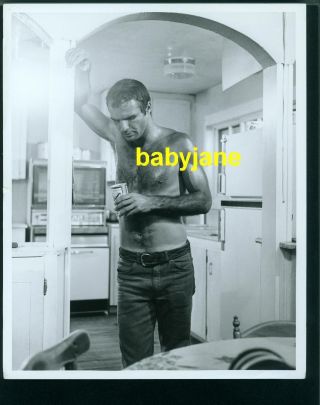Burt Reynolds Vintage 8x10 Photo Barechested Tan Line W/ Beer 1966 Fade - In