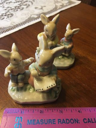 Vintage Porcelain Ceramic Bunny Rabbit Figurines Set Of 2