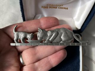Fab Cat and Kitten Drinking Milk Pewter Vintage Brooch by JJ - Rare Piece 3