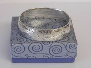 A Fine Vintage Victorian Style Solid Sterling Silver Unusual Cuff Bangle 34g