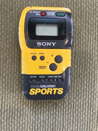 Vintage Sony Fm/am Sports Walkman Srf - M70 - -