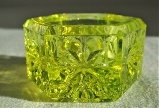 Vintage Yellow Vaseline Uranium Glass Elegant Salt Dip Dishes - Glows Bright Fiv 8