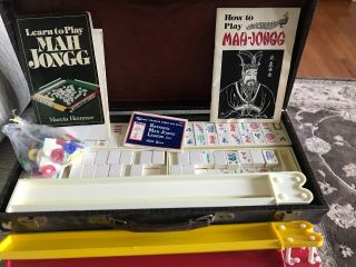 Vintage Royal Brand By Crisloid Mahjong Mah Jong Set 152 Tiles 4 Catalin Racks