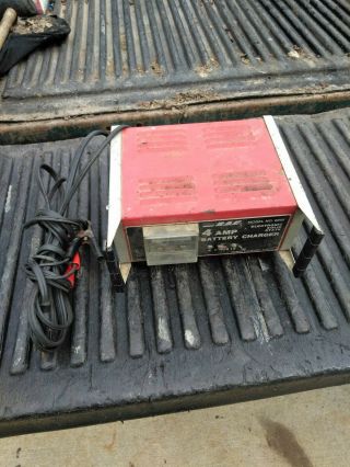 Vintage Battery Charger Rac 6 & 12 Volt 4 Amp Model 8000