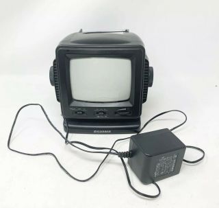 Vintage Sylvania 5 " Portable Black & White Tv W/ Am/ Fm Radio Srt068
