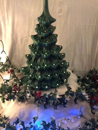 Vintage Atlantic Mold Ceramic Light Up Christmas Tree 18” Rare Wall Stand Alone