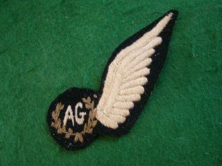 Vintage R.  A.  F Air Gunners 1/2 Wing Brevet.  Paper Backed