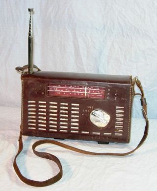 Vintage Hitachi Model Wh - 859d Radio 8 Transistors