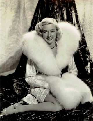 1947 Vintage Photo Leggy Actress Gloria Grahame Poses In Fur For Studio Portrait