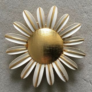 Vtg Avon Gold Tone/white Enamel Daisy Flower Brooch - Solid Perfume Holder S042819