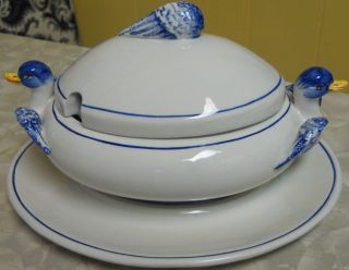 Vtg Porcelain Covered Gravy Bowl Tureen W/ Untatched Under Plate Ducks
