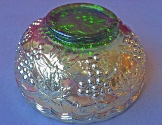 Vintage Imperial Grape Carnival Glass Berry Bowl Helios Green Made 1967 - 1970 3