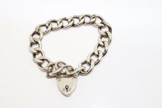 A Heavy Vintage Sterling Silver 925 Curb Link Padlock Charm Bracelet 13365